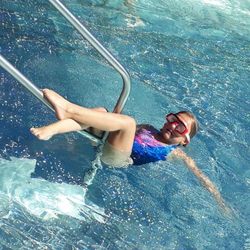 Schwimmbad 1a